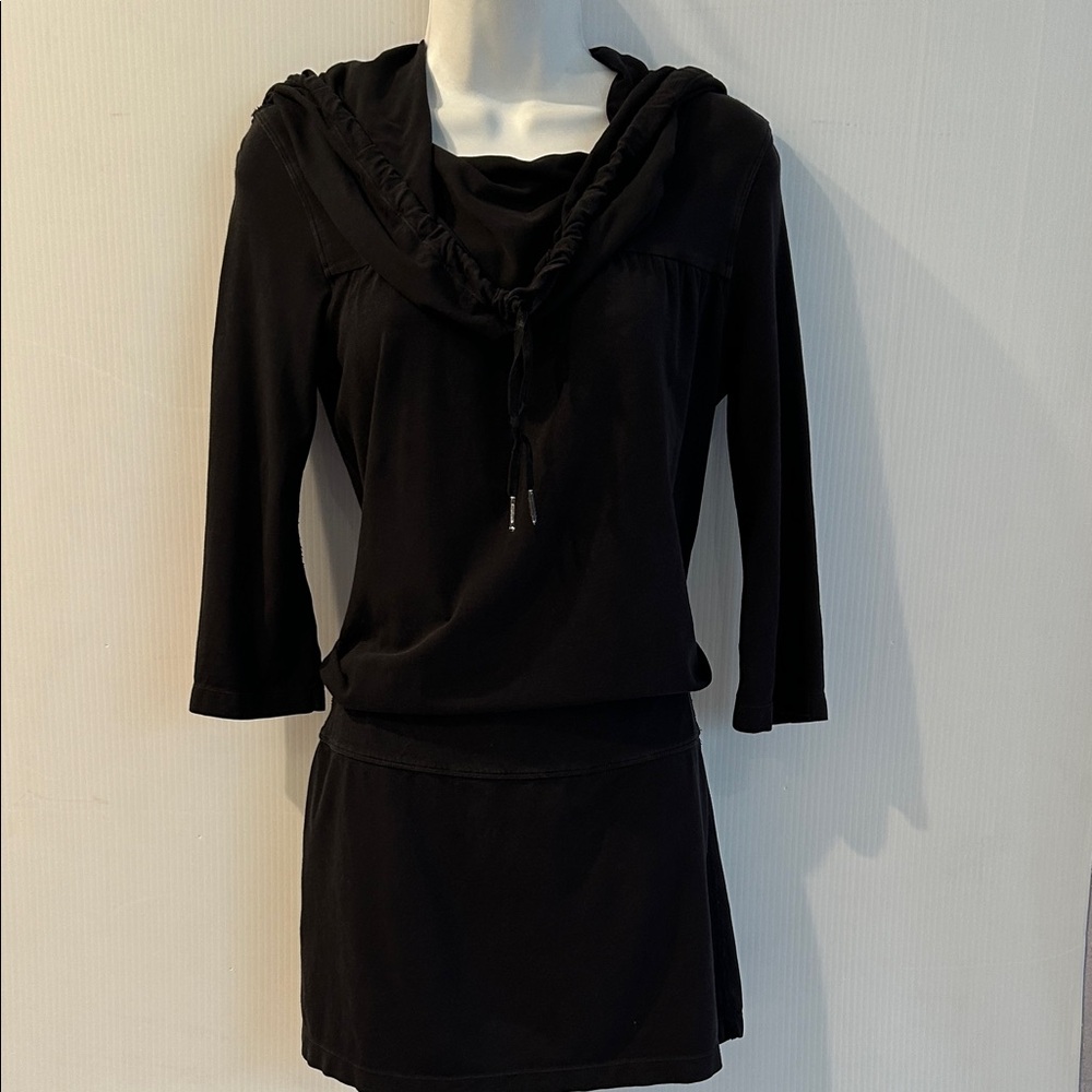 Lululemon black hooded dress/Tunic/Top
Size 4